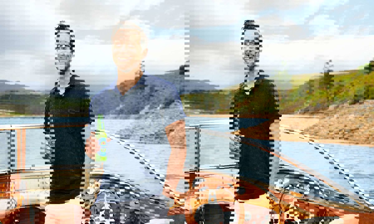 Heineken beer 0.0 zero man at boat