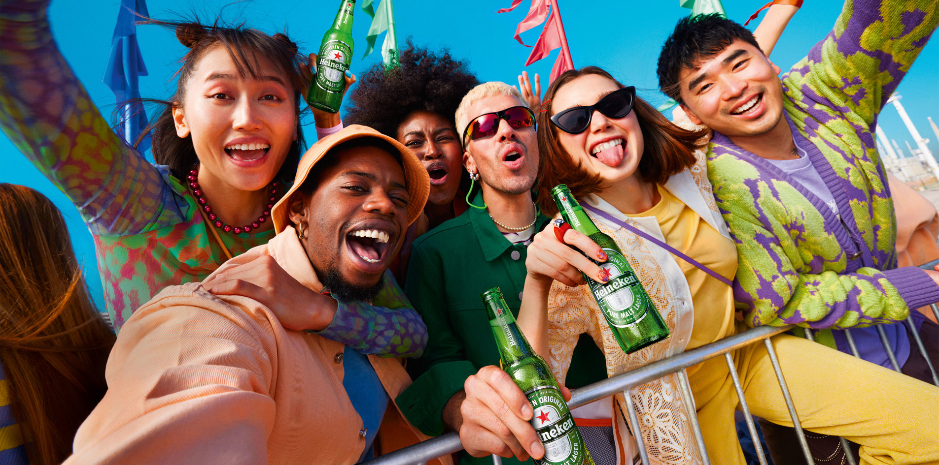 2302 LE HEINEKEN F031 0108 M V01 Recuperato